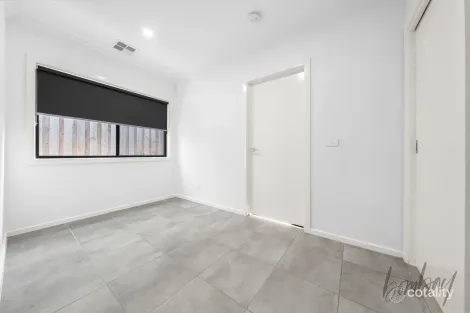 Property photo of 12 Bastings Avenue Mickleham VIC 3064