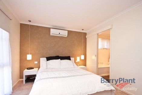 Property photo of 11 Mulberry Court Cranbourne North VIC 3977