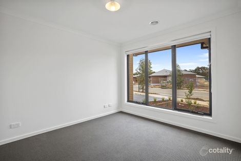 Property photo of 29 Bradfield Loop Strathfieldsaye VIC 3551