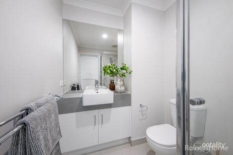 Property photo of 15 Kelpie Walk Sunbury VIC 3429