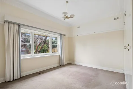 Property photo of 13 Staughton Road Glen Iris VIC 3146