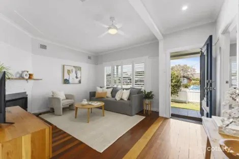 Property photo of 9 Reid Street Marks Point NSW 2280