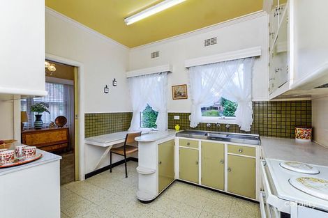 Property photo of 3 Highview Parade Hamlyn Heights VIC 3215