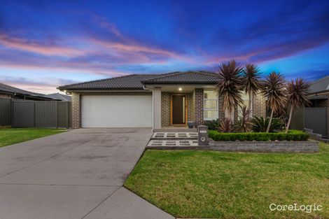 Property photo of 28 Flemmings Crescent Horsley NSW 2530