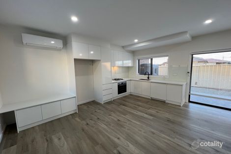 Property photo of 2/72 Oberon Avenue St Albans VIC 3021