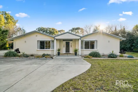 8 Clare Ave, Lake Albert, NSW 2650