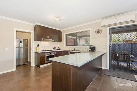 Property photo of 8 Ashbury Grove Hillside VIC 3037
