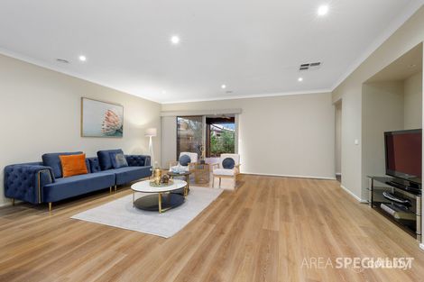 Property photo of 6 Sandown Parade Clyde North VIC 3978