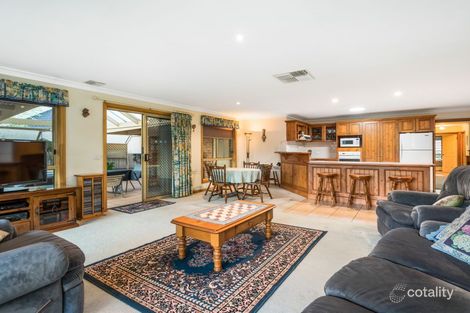 Property photo of 11 Saunders Crescent Wodonga VIC 3690