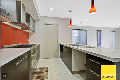 Property photo of 12 Manning Circuit Tarneit VIC 3029