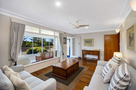 9 Pacific Pde, Yamba, NSW 2464