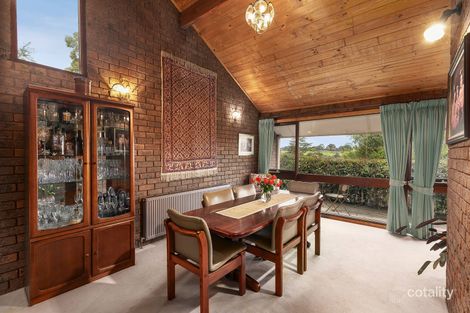 Property photo of 18 Elysee Court Strathmore Heights VIC 3041