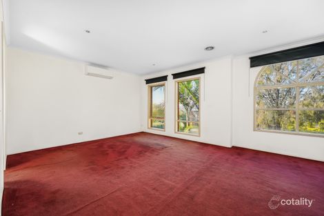 Property photo of 13 Munro Close Hampton Park VIC 3976