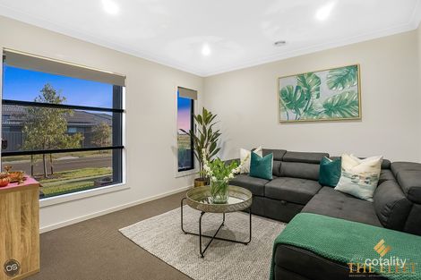 Property photo of 22 Sandygate Circuit Strathtulloh VIC 3338