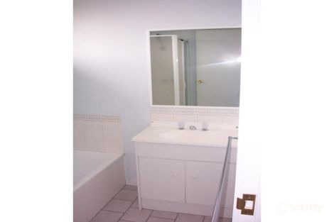 Property photo of 2/27 Trood Street Sale VIC 3850