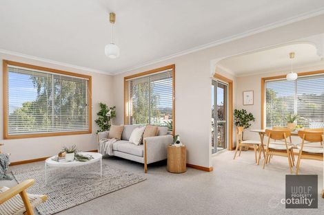 Property photo of 3/28A Loatta Road Lindisfarne TAS 7015