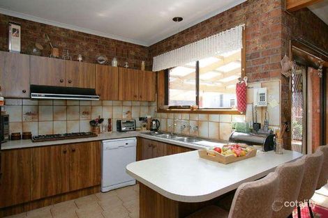 Property photo of 4 Enfield Place Craigieburn VIC 3064