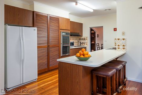Property photo of 9 Baranbali Grove Greensborough VIC 3088