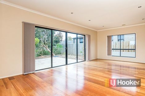 Property photo of 8 Sulfaro Drive Werribee VIC 3030