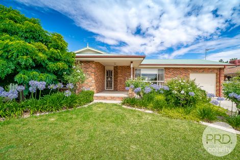 Property photo of 121 Undurra Drive Glenfield Park NSW 2650