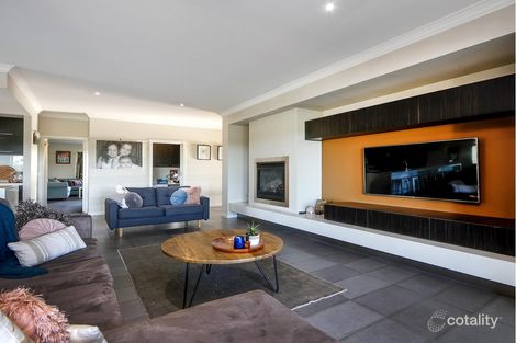 27 Manning Ct, Wurruk, VIC 3850