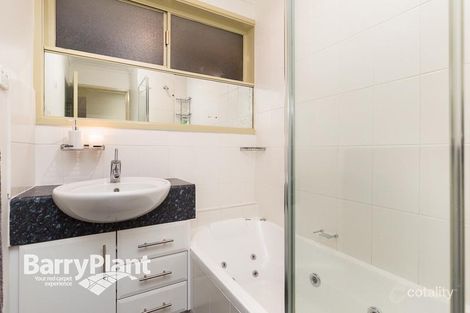 Property photo of 13 Hovea Court Springvale South VIC 3172