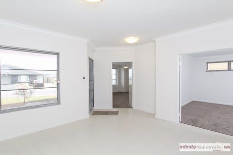 7 Halcyon Cres, Aveley, WA 6069