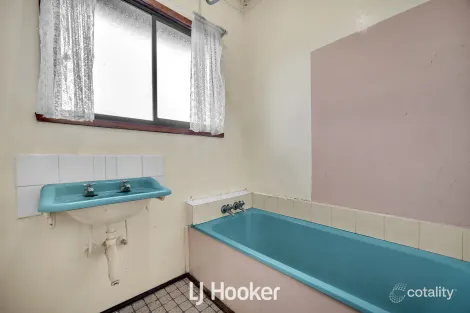 Property photo of 73 Ash Street Doveton VIC 3177