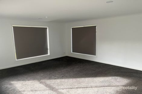 Property photo of 14 Clitheroe Green Derrimut VIC 3026