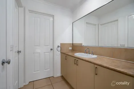 Property photo of 166 Hotham Circuit Thurgoona NSW 2640