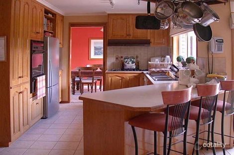 Property photo of 2 Belvedere Court Highton VIC 3216