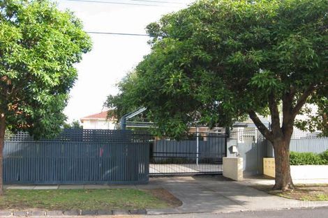 Property photo of 4/2 Rosedale Avenue Glen Huntly VIC 3163