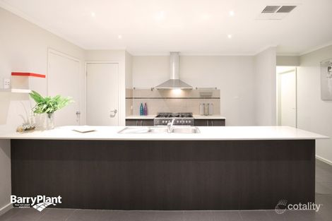 Property photo of 4 White Cedar Place Craigieburn VIC 3064