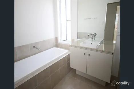 Property photo of 44 Gatling Road Cannon Hill QLD 4170