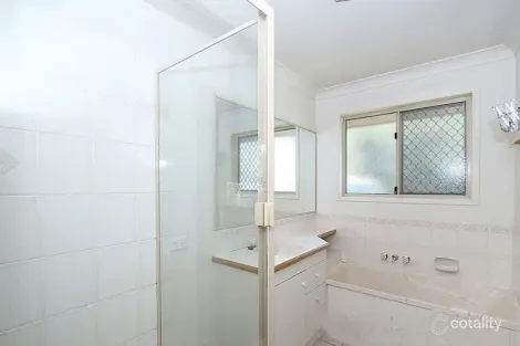 Property photo of 5 Oxley Place Forest Lake QLD 4078