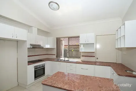 Property photo of 5 Oxley Place Forest Lake QLD 4078