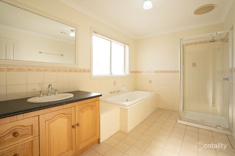 Property photo of 10 Clearwater View South Morang VIC 3752