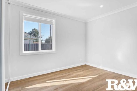 17 Samoa Pl, Lethbridge Park, NSW 2770