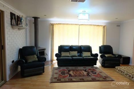 Property photo of 2 Gibbs Place Bairnsdale VIC 3875