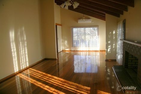 Property photo of 15 Laura Grove Avondale Heights VIC 3034