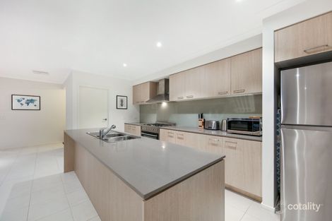 Property photo of 21 Carisbrooke Way Clyde North VIC 3978