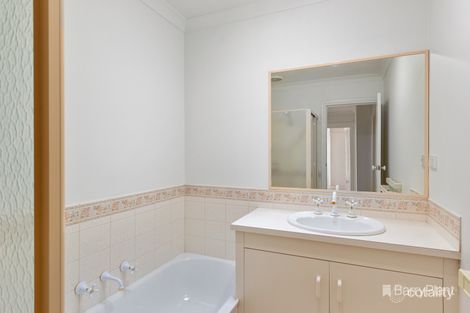 Property photo of 1/19 Laurence Grove Ringwood East VIC 3135