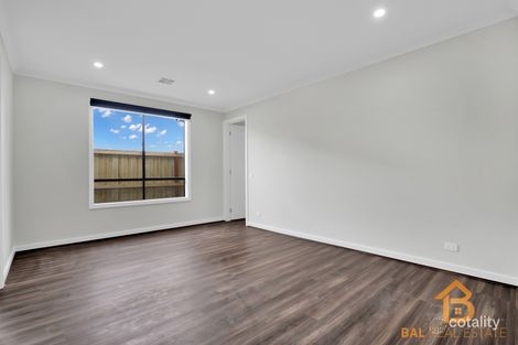 Property photo of 13 Erne Mews Weir Views VIC 3338