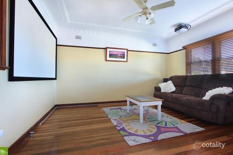 Property photo of 18 Grasmere Street Mount Saint Thomas NSW 2500