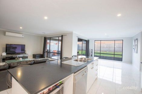 Property photo of 28 Merritt Avenue Cranbourne West VIC 3977