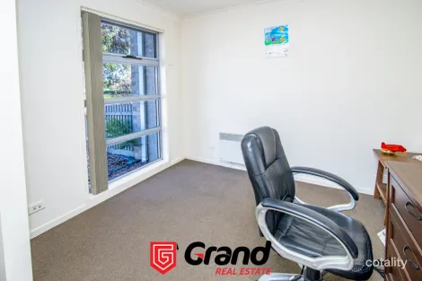 Property photo of 180 Paterson Drive Lynbrook VIC 3975