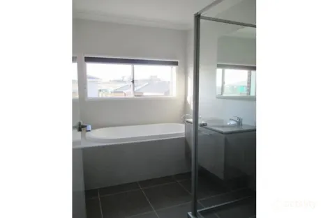 Property photo of 25 Elmtree Crescent Clyde North VIC 3978