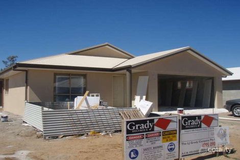 14 Bluff St, Bushland Beach, QLD 4818