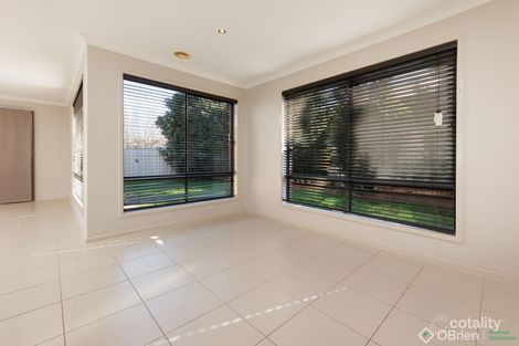 Property photo of 41 Whistler Concourse Bandiana VIC 3691
