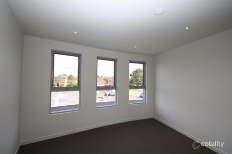 Property photo of 206/1 Mackie Road Bentleigh East VIC 3165